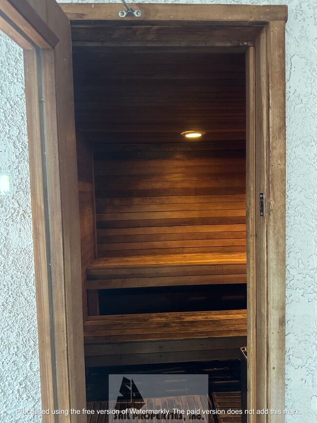 Building Photo - Welcome to this stunning 2-bedroom+loft, l...