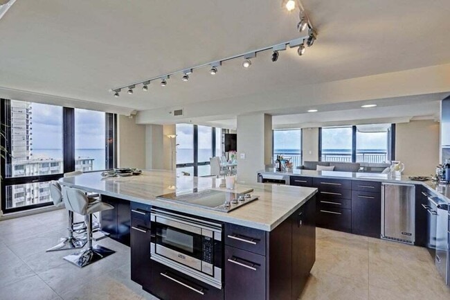 Building Photo - 5380 N Ocean Dr