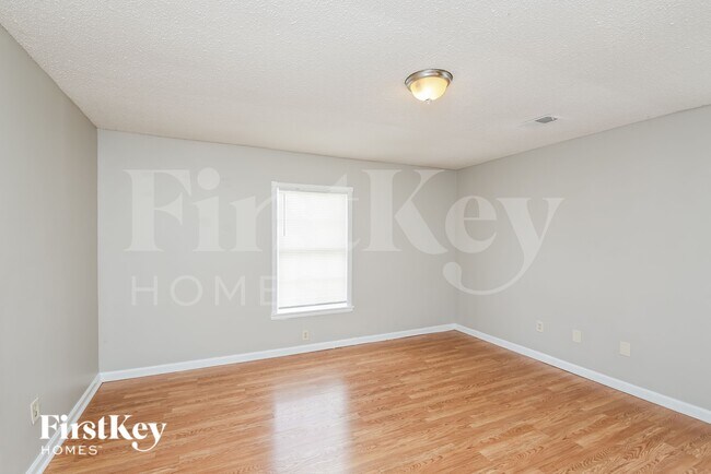 Building Photo - 2097 Meadowview Ln