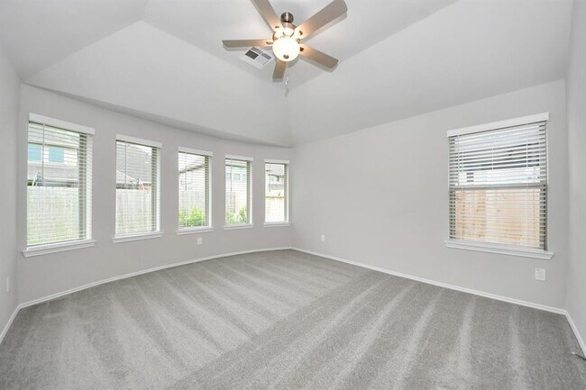 Building Photo - 20731 Sunseed Dr
