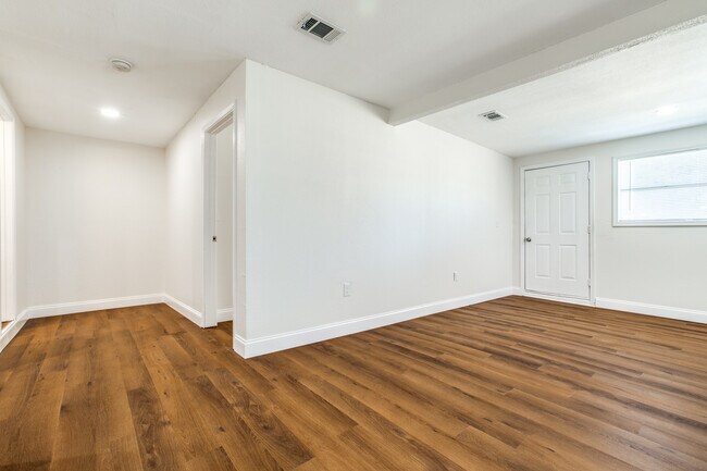 Building Photo - 13442 Flagstone Ln