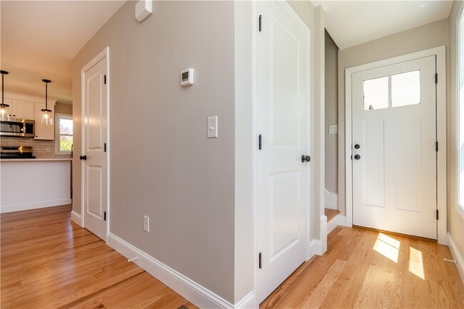 Building Photo - 83 Cadora Ave