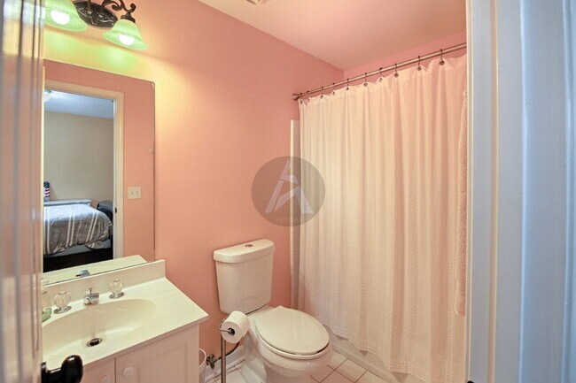 Building Photo - 3786 Upland Dr