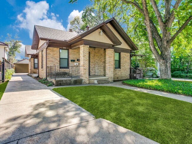 Building Photo - TCU 1 bedroom Unit - Summer 2026 Move In