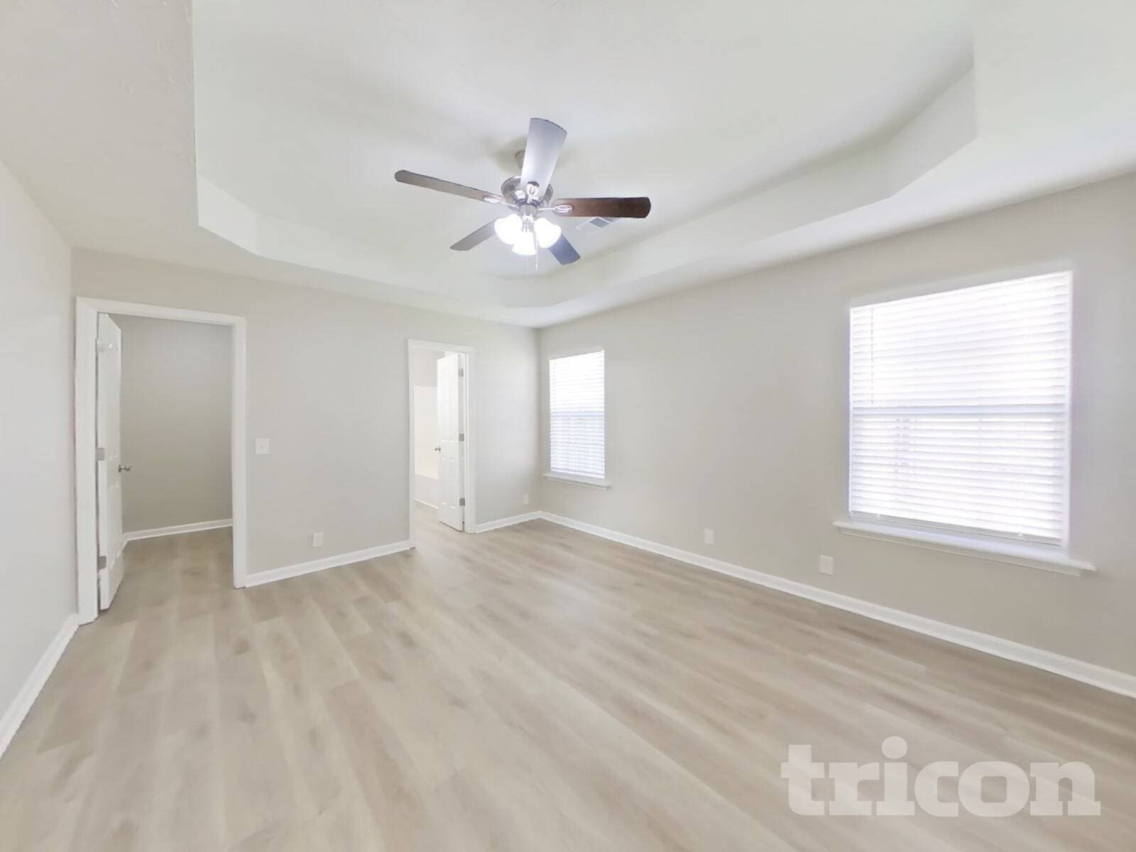 Building Photo - 996 Tom Hailey Blvd