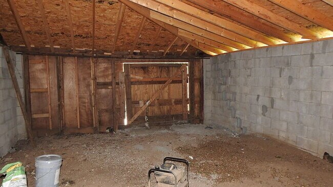 Building Photo - 3bed 2 full bath in North Kansas City, MO