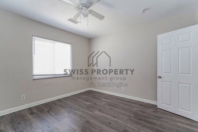 Building Photo - 1436 Oakwood Ave