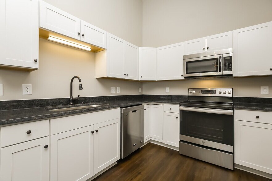 Building Photo - 5002 Boyd Dr