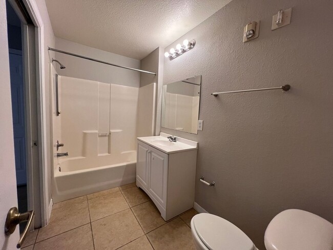 Building Photo - Great apartment for rent!