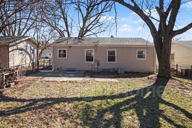 Building Photo - 1606 Cole Creek Dr