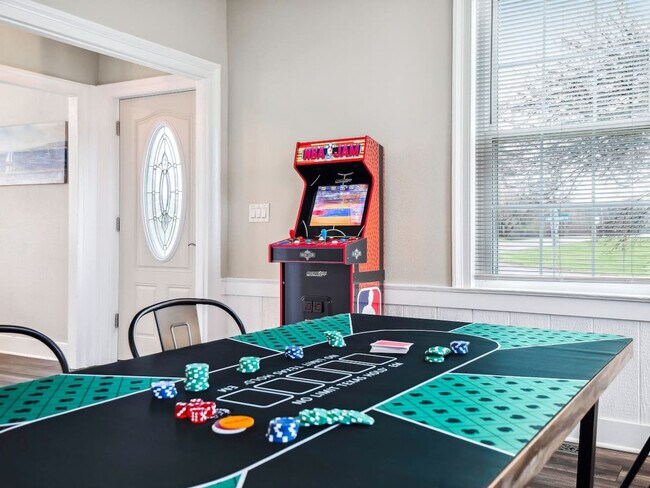 Building Photo - 1610 Cooper Foster Park Rd