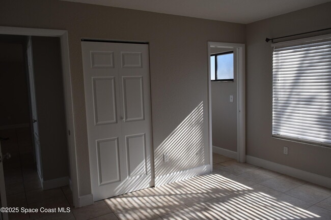 Building Photo - 1657 Norwood St NE