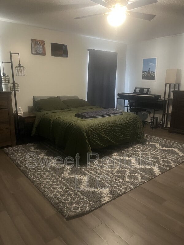 Building Photo - 343 Briarbend Rd