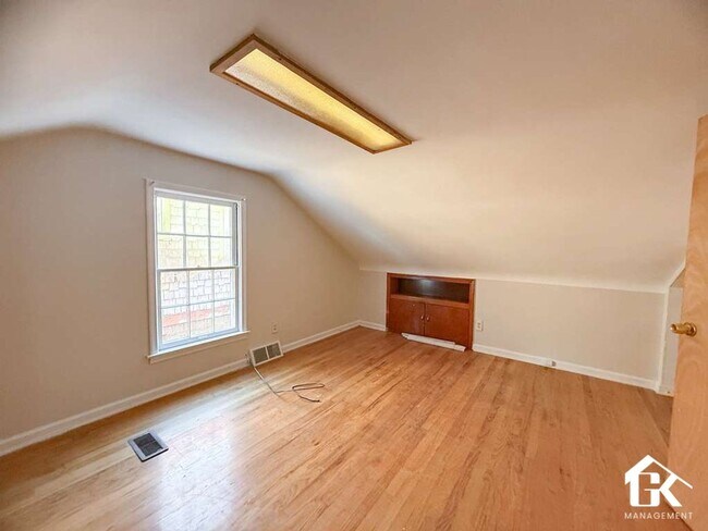 Building Photo - 13581 Penrod St