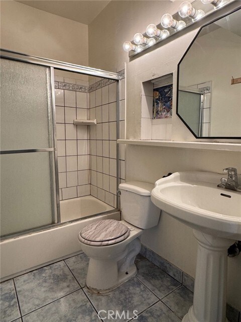 Building Photo - 15516 Nordhoff St