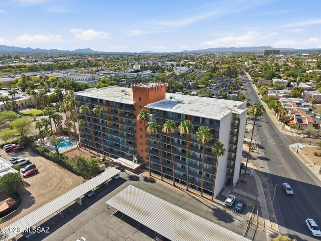 Building Photo - 425 W Paseo Redondo