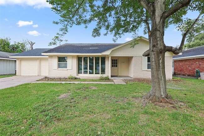Primary Photo - 7103 Lugary Dr