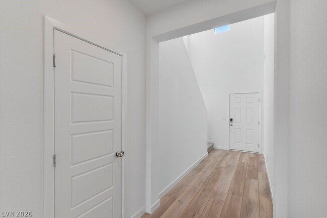 Building Photo - 8328 Meridian Rdg Ave