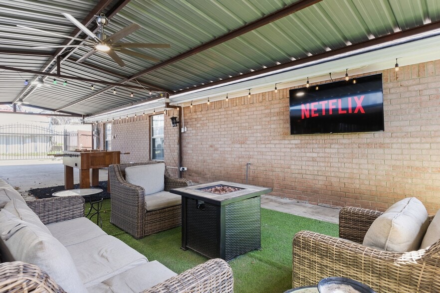 Building Photo - 1047 Eldorado Ave