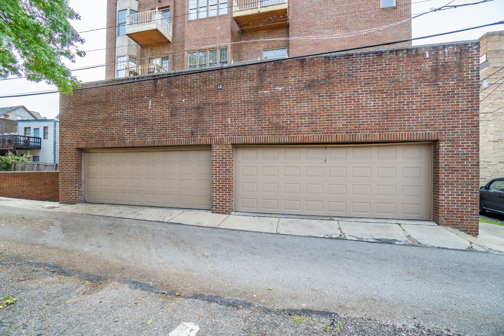 Garage parking attached - 705 Copeland St