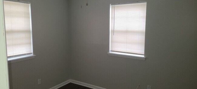 Building Photo - QUESTIONS PLEASE CONTACT LANCE GARNER 501-...