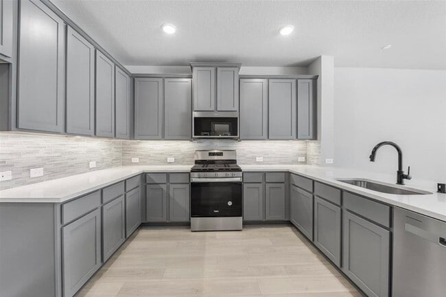 Building Photo - 8046 Scanlan Trce