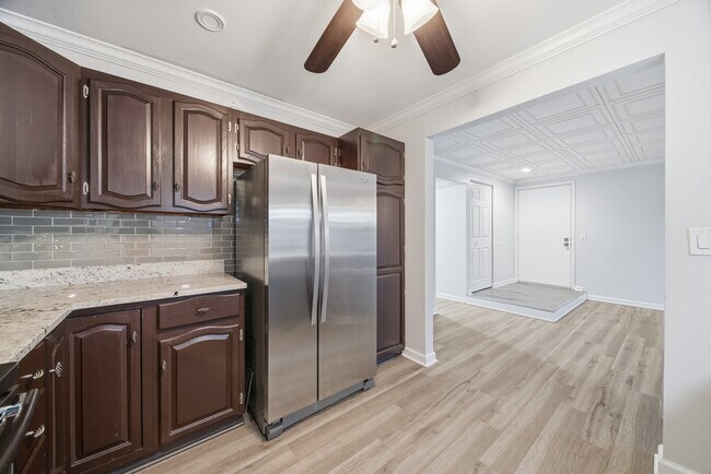 Building Photo - 15700 86th Ave