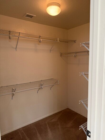 Building Photo - 4264 E Carla Vista Dr