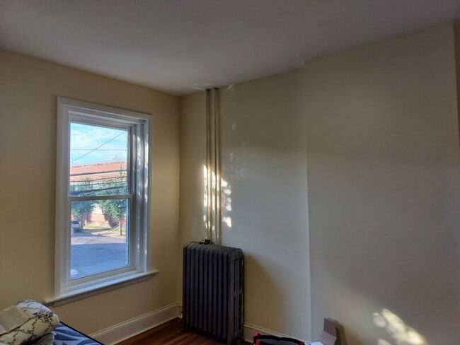 Building Photo - 148 Hamilton Ave