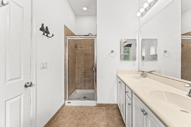 Building Photo - 179 Edenberry Ave