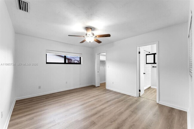 Building Photo - 9454 Sterling Dr