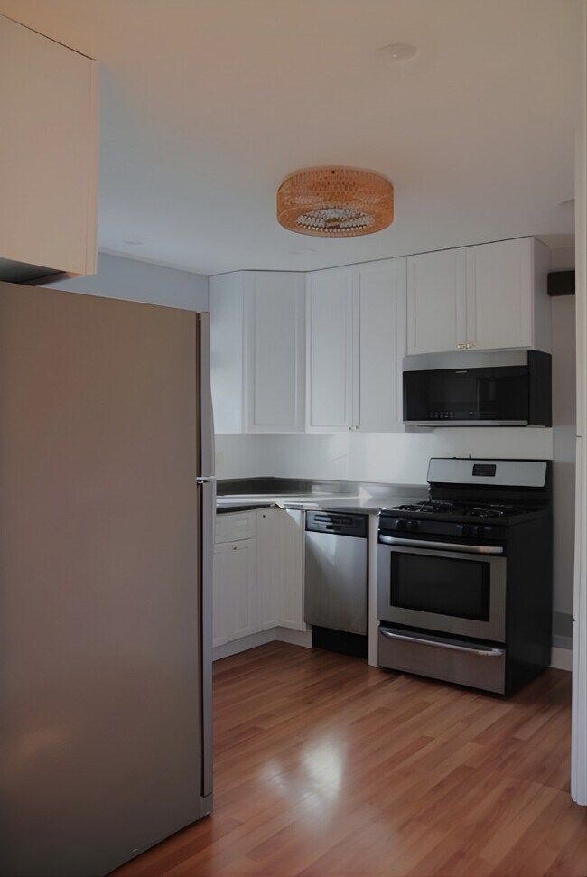 Building Photo - 5721 N Northcott Ave