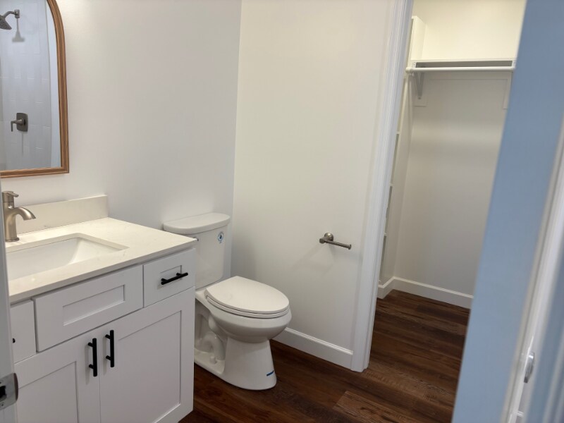 Building Photo - 108 Hobson St