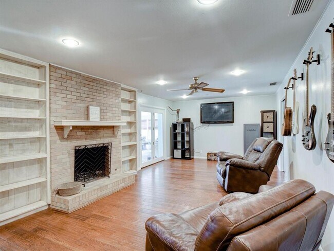 Building Photo - 1405 Yarborough Dr