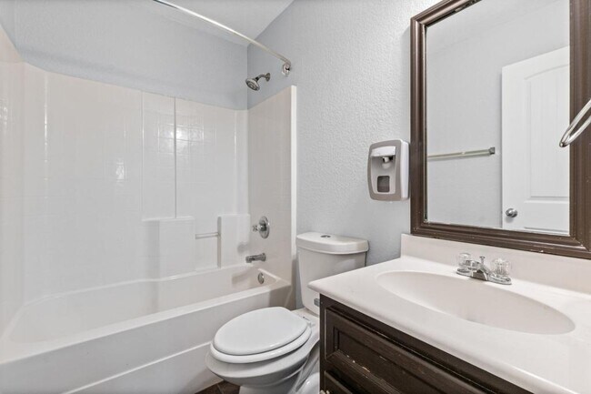 Building Photo - 2704 Tarrant County Dr