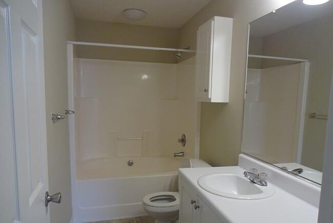 Building Photo - 5166 Aruba Cir