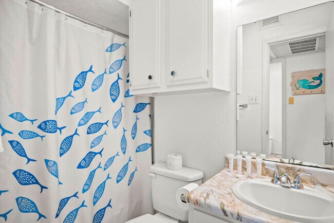 Building Photo - 2025 Eleventh Street-SI FL1-ID1023252P