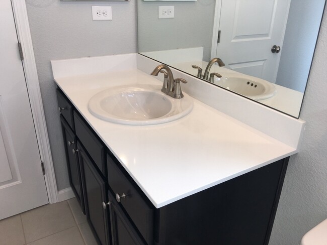 Building Photo - NW Reno Luxury End Unit Townhouse - On the...
