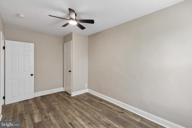 Building Photo - 5536 Pine St