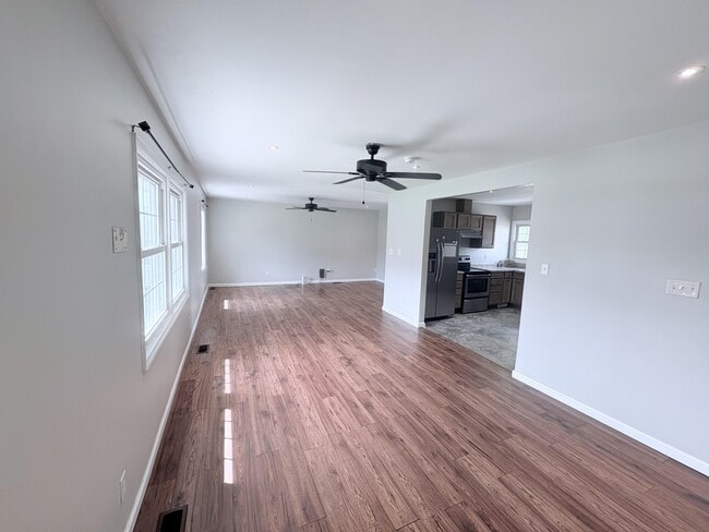 Building Photo - 109 Sheffield Rd