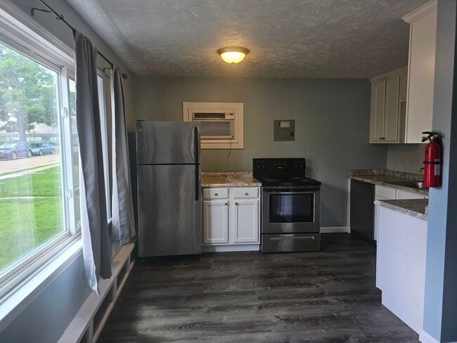 Building Photo - 2 bedroom 1 bath apartment located in Bell...
