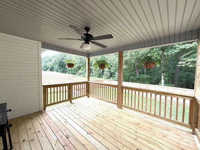 Building Photo - 750 Gleason Dr