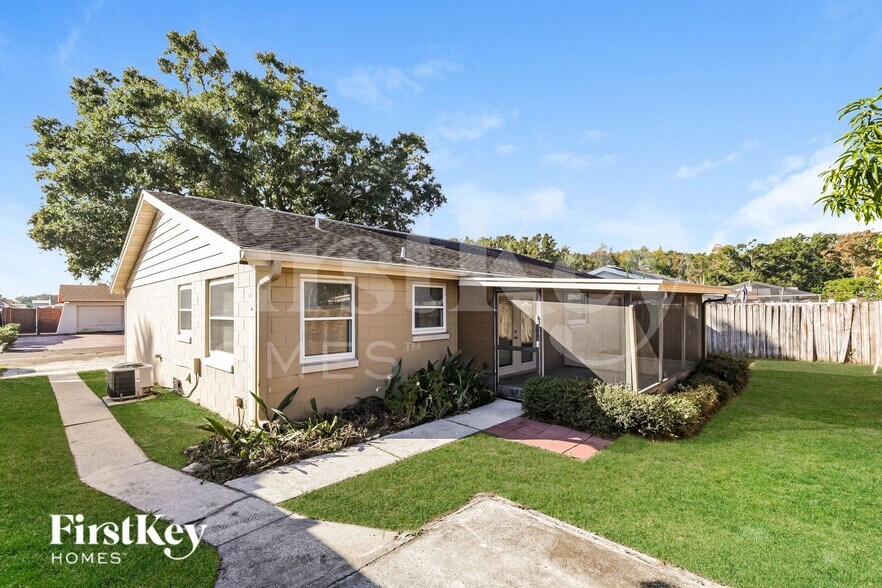 Building Photo - 6803 Fernfield Ct