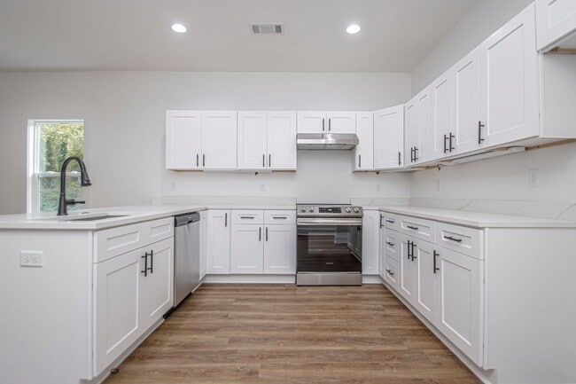 Building Photo - Move-In Ready New Construction Near Downtown & Hospitals!