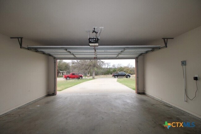 Building Photo - 1128 Pheasant Cir