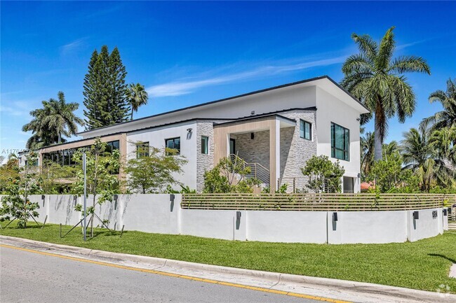 Building Photo - 1351 S Venetian Way