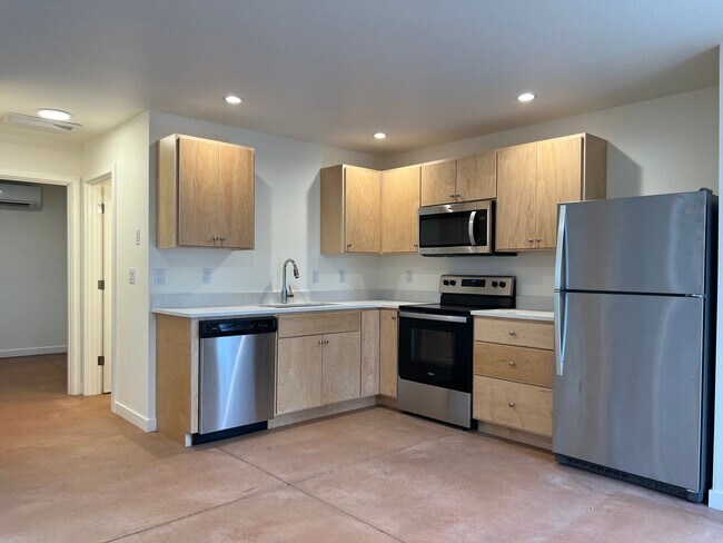 Building Photo - Brand new one bedroom apartment in Central Medford | Available August!