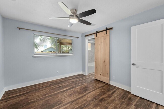 Building Photo - 7404 Lunar Dr