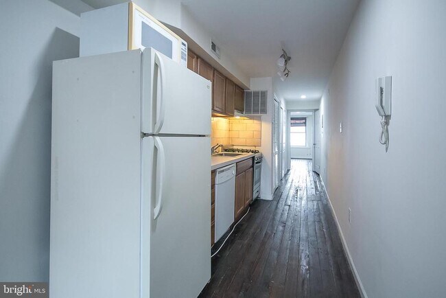 Primary Photo - 229 Market St
