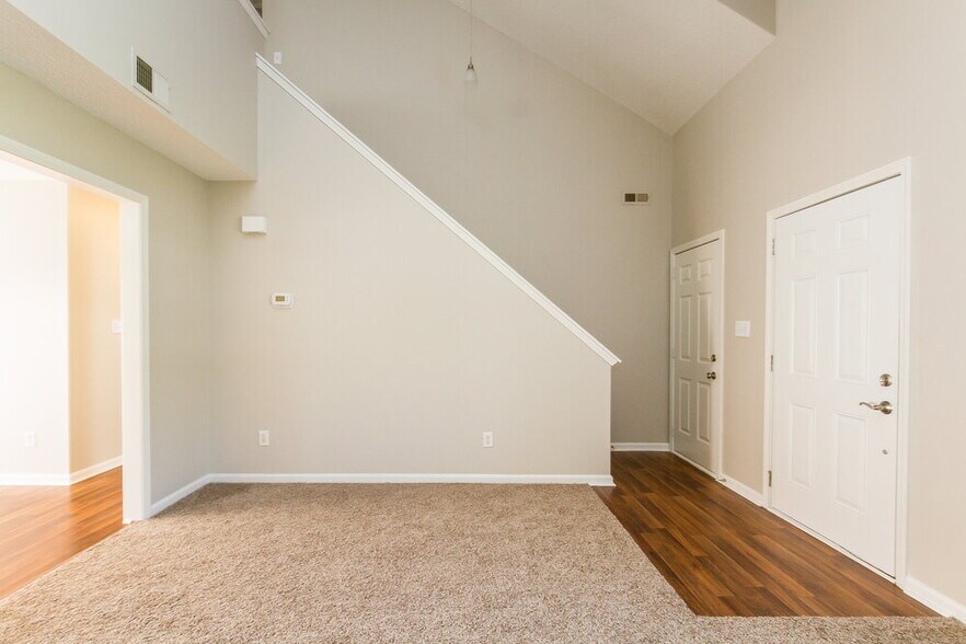 Building Photo - 10115 Northwoods Forest Dr
